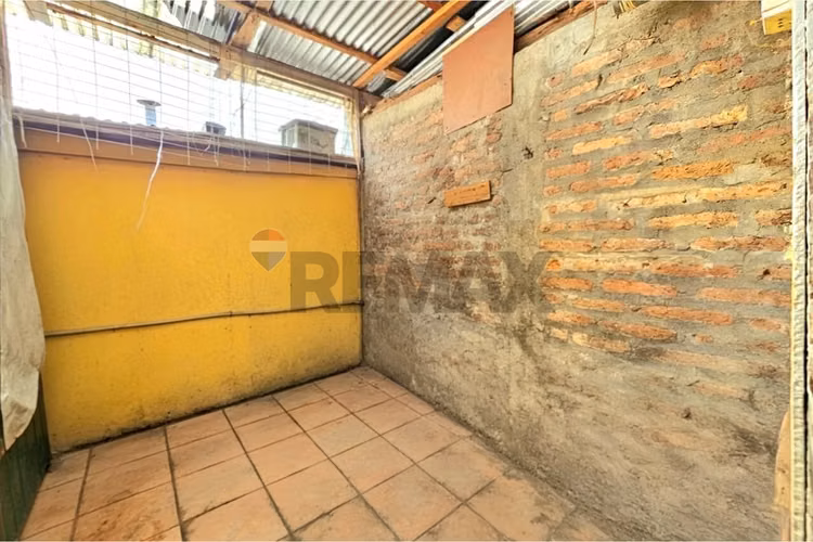 Casa a remodelar en 95 m2  de terreno - Imagen 9