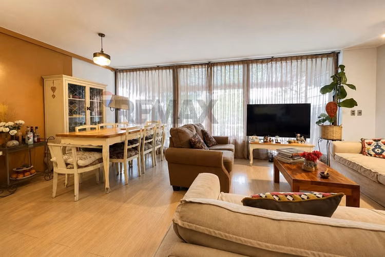 Duplex con piscina y patio propio - Imagen 3