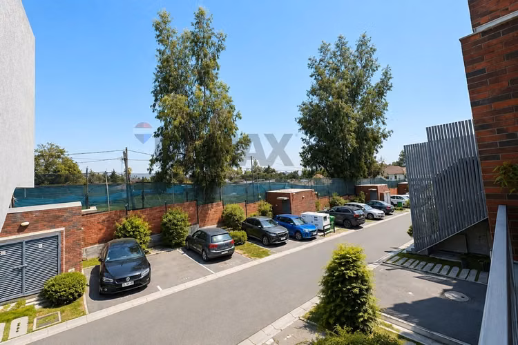 Duplex con piscina y patio propio - Imagen 23