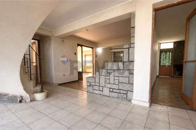 Casa en la reina 5d 4b para remodelar. - Imagen 2