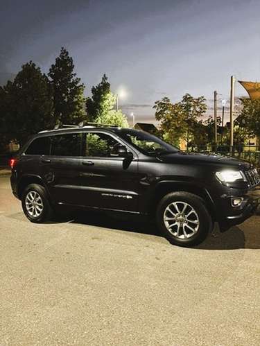 Jeep Grand Cherokee Laredo 3.6 2017 AT 4x2 — Cuero