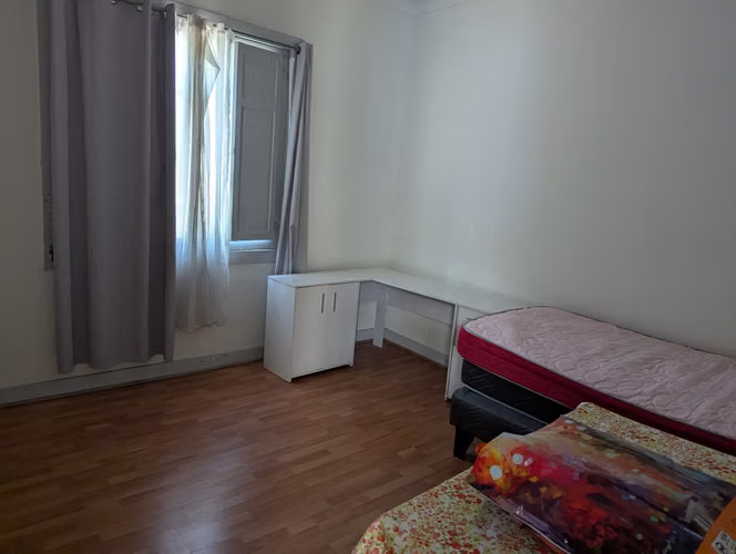 Propiedad esquina con dos casas y taller mecánico en Barrio Universitario