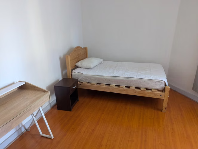 Propiedad esquina con dos casas y taller mecánico en Barrio Universitario