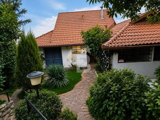 Casa con gran potencial, amplio jardín y vista despejada. - Imagen 19