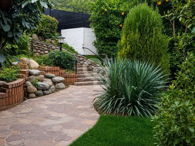 Casa con gran potencial, amplio jardín y vista despejada. - Imagen 18