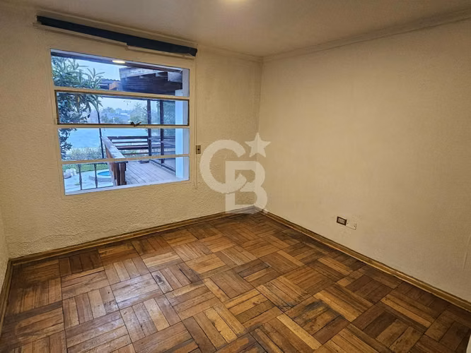 Casa con gran potencial, amplio jardín y vista despejada. - Imagen 11