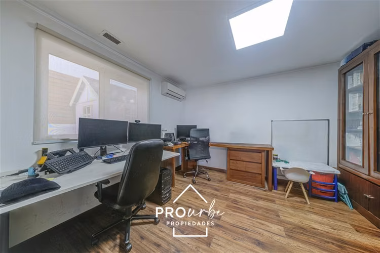 Casa en Los Dominicos con vista panorámica a la ciudad - Imagen 18