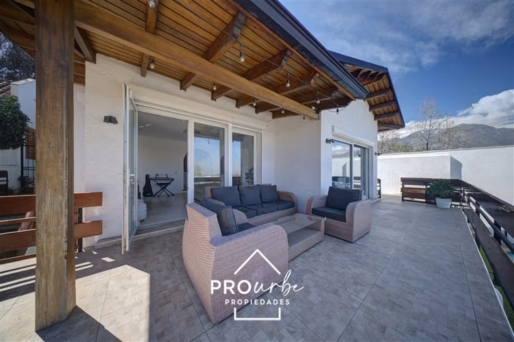 Casa en Los Dominicos con vista panorámica a la ciudad - Imagen 8