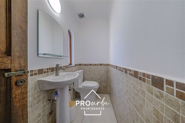 Casa en Los Dominicos con vista panorámica a la ciudad - Imagen 17