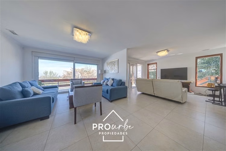 Casa en Los Dominicos con vista panorámica a la ciudad - Imagen 11