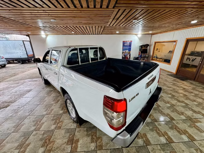 MITSUBISHI L200 KATANA CRT