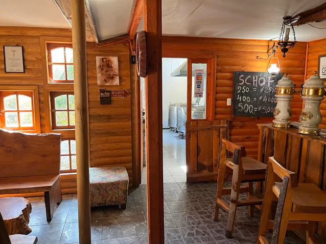VENTA DE COMPLEJO DE CABAÑAS CON PISCINA Y CERVECERÍA ARTESANAL PRECORDILLERA STA BARBARA