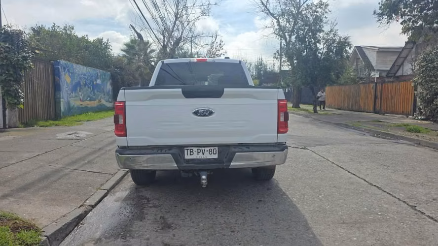 Atención, Ford F150 2023 Impecable - Imagen 2