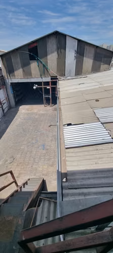 OPORTUNIDAD PROPIEDAD COMERCIAL CON OFICINAS Y TALLER - Imagen 26
