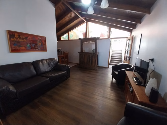 Casa en venta remodelada Santa Inés con Local comercial arrendado 5 dormitorios
