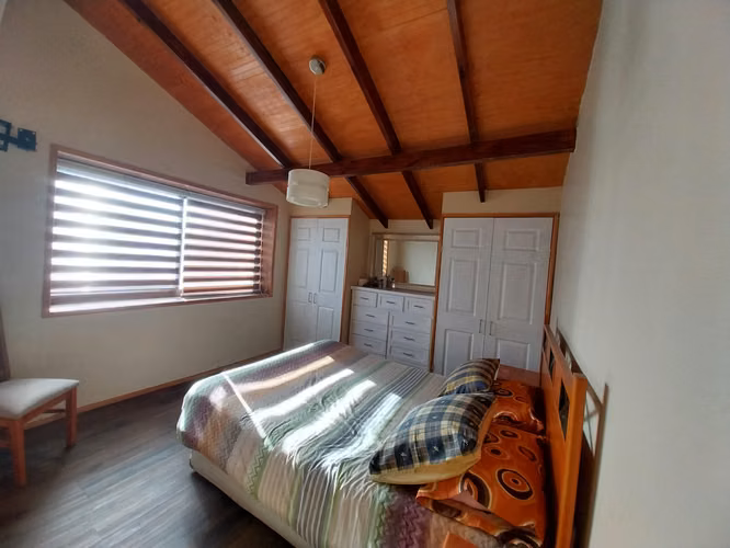 Casa en venta remodelada Santa Inés con Local comercial arrendado 5 dormitorios