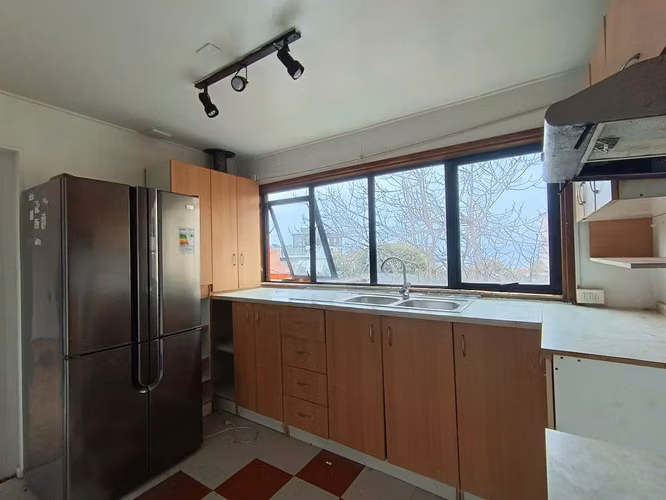 Venta de espectacular casa con vista al mar en sector residencial Recreo