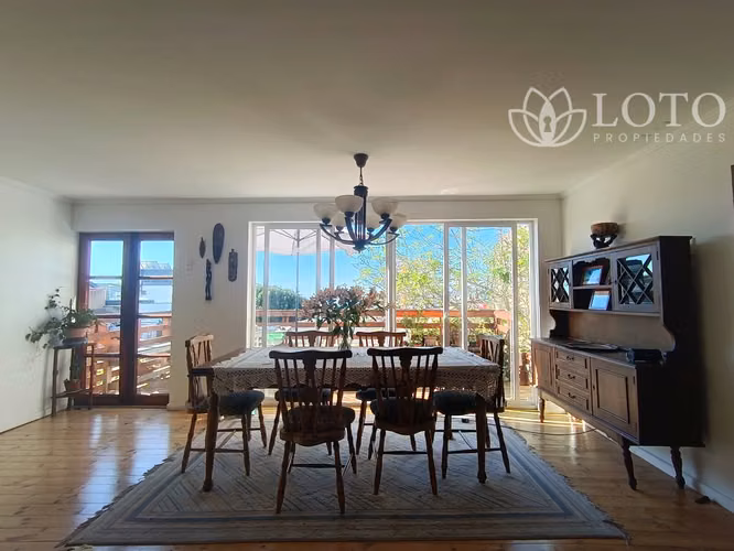 Venta de espectacular casa con vista al mar en sector residencial Recreo - Imagen 1