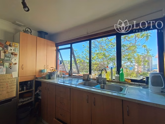 Venta de espectacular casa con vista al mar en sector residencial Recreo - Imagen 13
