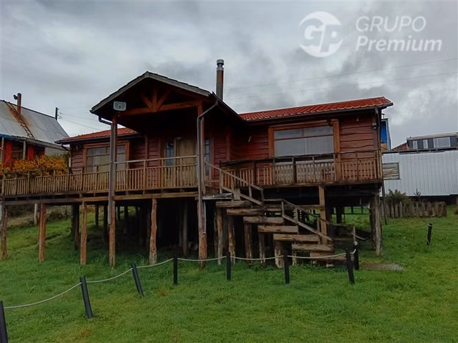 CASA CHILOTA CON 831 M2 DE TERRENO A 400 M DEL BYPASS/CASTRO