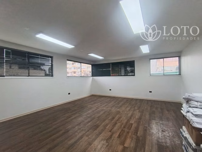 Locales comerciales y oficina en reconocida galería pleno centro Viña del Mar - Imagen 13