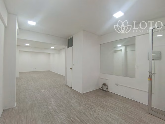 Locales comerciales y oficina en reconocida galería pleno centro Viña del Mar - Imagen 9