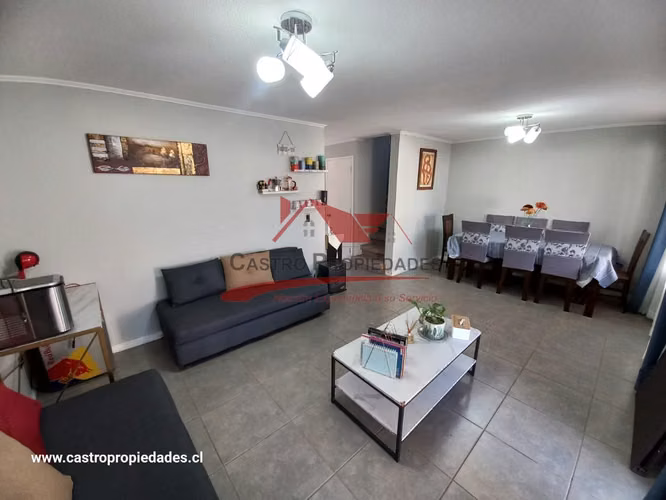 HERMOSA CASA 4 DORMITORIOS 3 BAÑOS, MAIPÚ