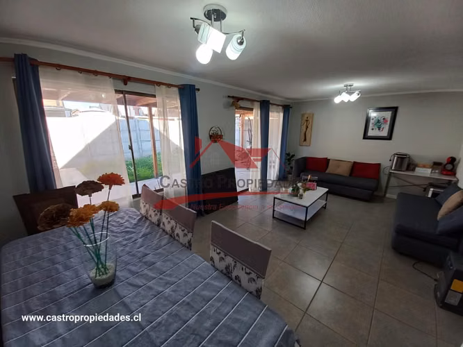 HERMOSA CASA 4 DORMITORIOS 3 BAÑOS, MAIPÚ