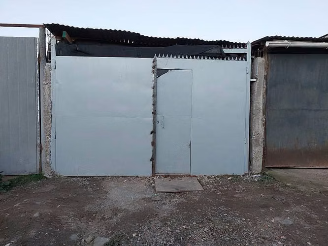 CASA DE 2 NIVELES LOS ESPINOS CON LAS ARAUCARIAS M