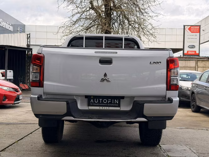 MITSUBISHI L200 WORK 2022 - Imagen 3