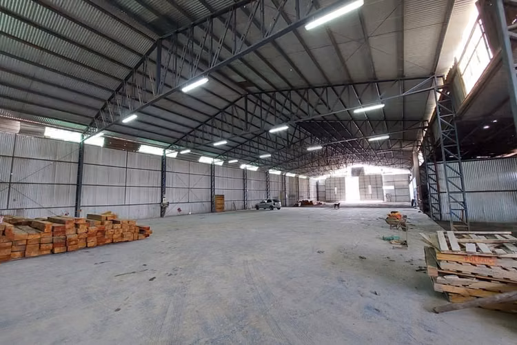 Arriendo de Bodega de 1000mt2 con Oficina y Pañol