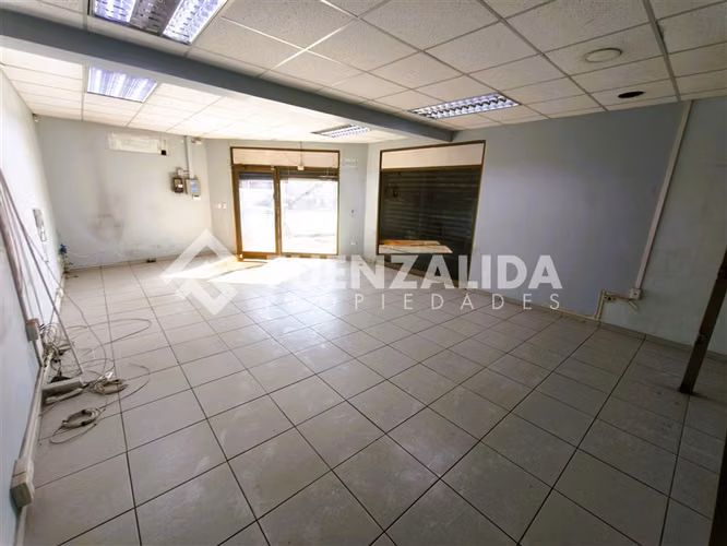 Local comercial 2 pisos - 104m2 - 1 baño - Calle Carmen