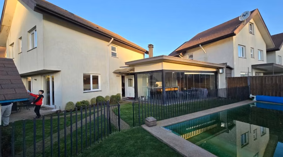 Vendemos Maravillosa Casa Con Piscina Y Quincho Puertas Del Sol Temuco. - Imagen 14