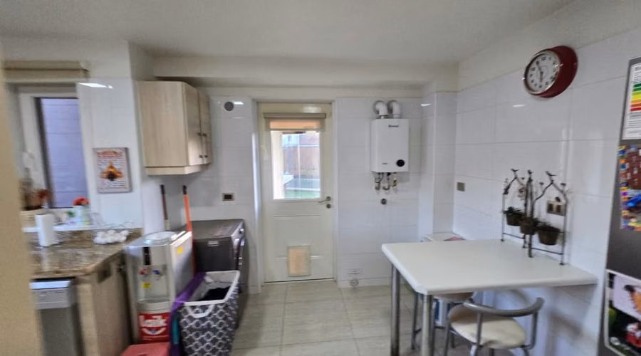 Vendemos Maravillosa Casa Con Piscina Y Quincho Puertas Del Sol Temuco. - Imagen 5