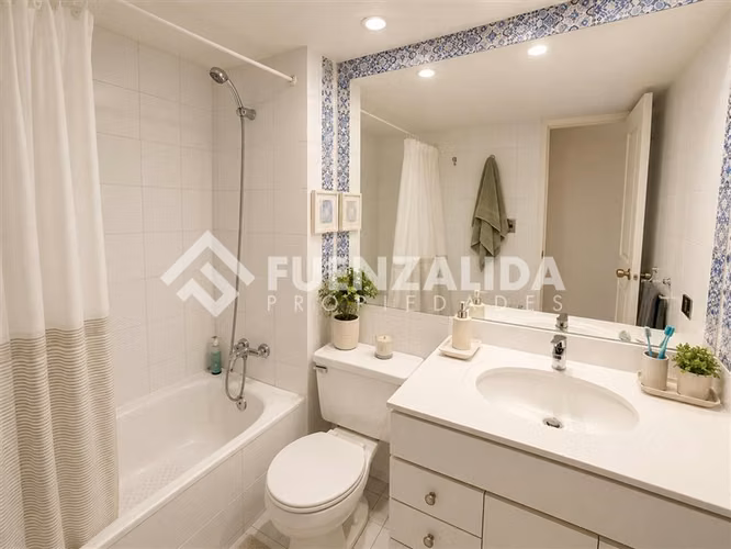 Departamento en venta de 4 dorm. en Vitacura