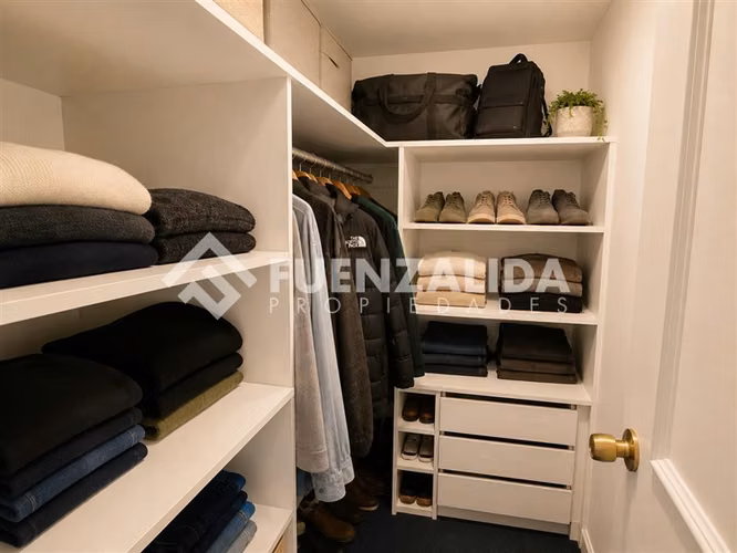 Departamento en venta de 4 dorm. en Vitacura