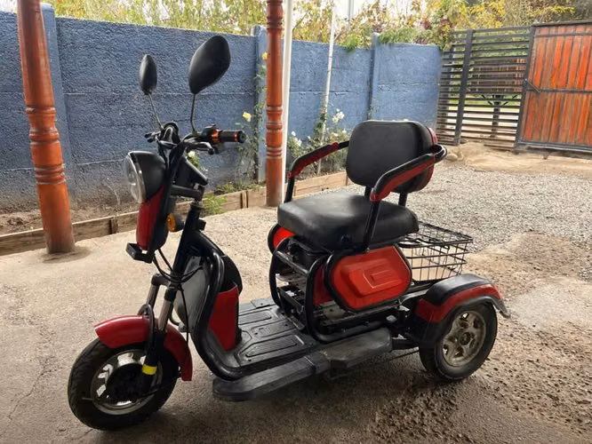 Moto electrica especial tercera edad