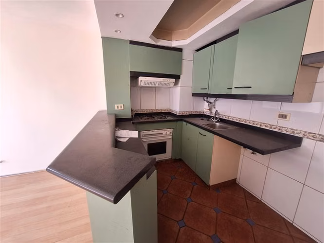 VENTA OPORTUNIDAD 2dor2baños E/B Metro Sta Lucía Santiago