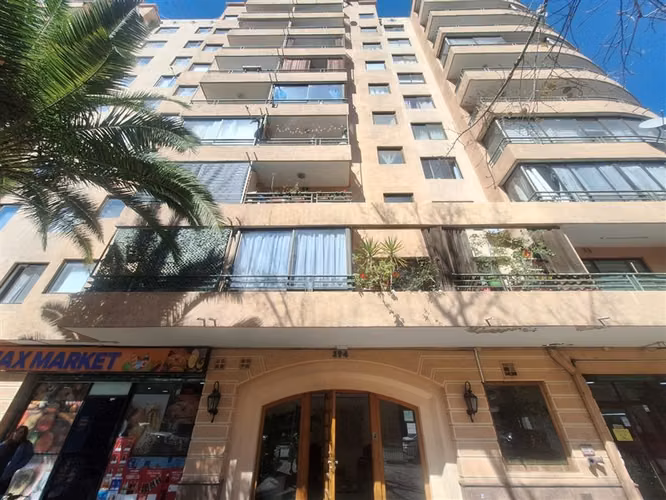 VENTA OPORTUNIDAD 2dor2baños E/B Metro Sta Lucía Santiago