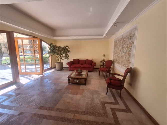 VENTA OPORTUNIDAD 2dor2baños E/B Metro Sta Lucía Santiago