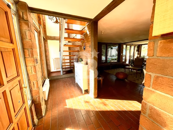 Casa en La Reina: Exquisito Entorno y Comodidad Total