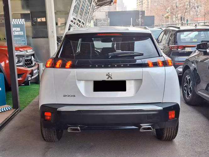 PEUGEOT 2008 2023
