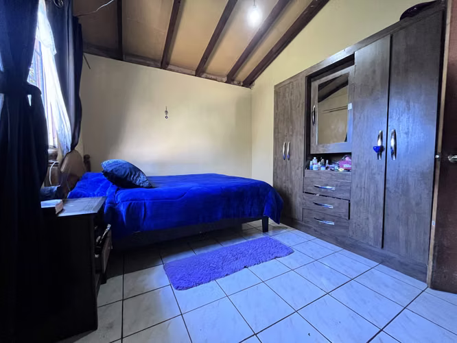 Casa de 3h1b en Av. Estadio, Loncura | Excelente Conectividad - Imagen 7