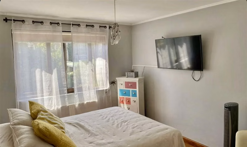 Remodelada en condominio seguro , 4D, 3B+serv, impecable - Imagen 9
