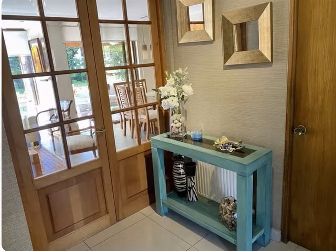 Remodelada en condominio seguro , 4D, 3B+serv, impecable - Imagen 17