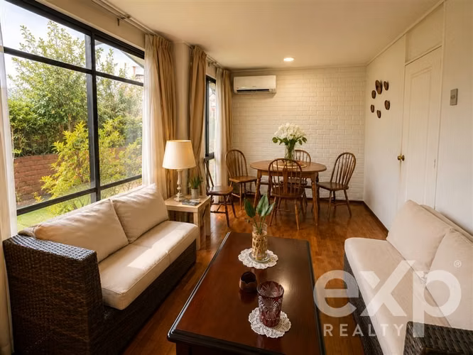 Casa en pasaje cerrado | orientación norte | Vitacura - Imagen 4