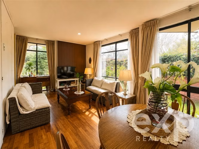 Casa en pasaje cerrado | orientación norte | Vitacura - Imagen 3
