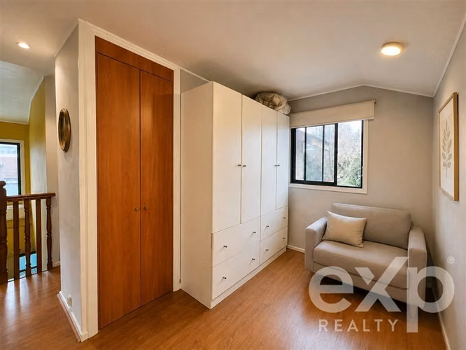 Casa 6D en pasaje cerrado con orientación norte Vitacura. - Imagen 30