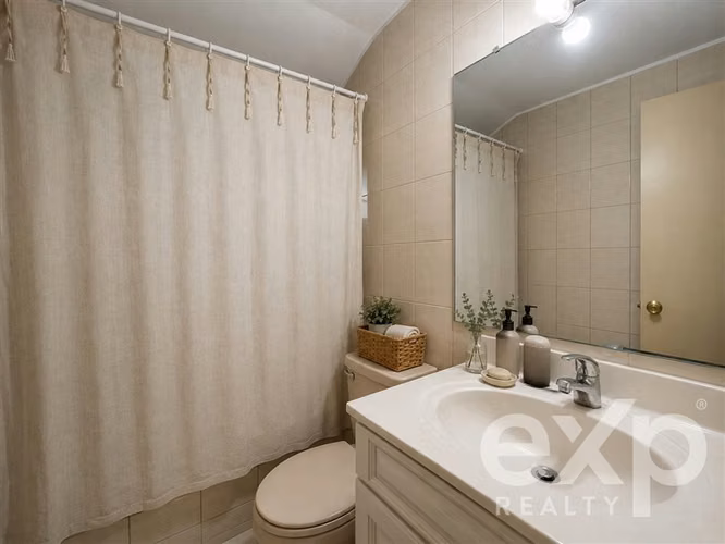 Casa en pasaje cerrado | orientación norte | Vitacura - Imagen 21