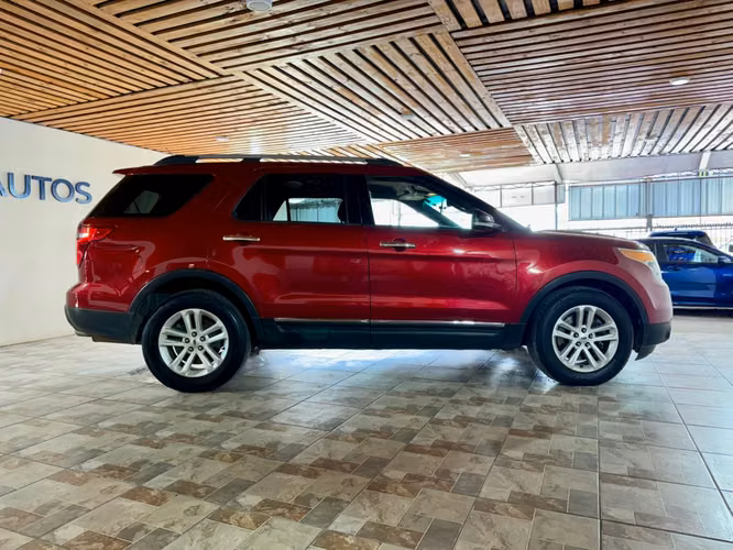FORD EXPLORER XLT